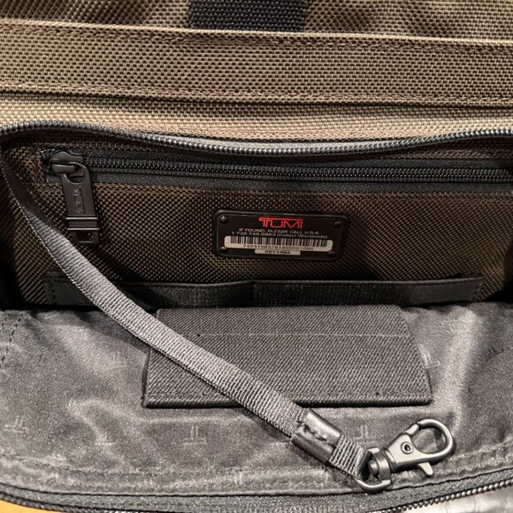 TUMI Nylon & Leather Computer Briefcase Messenger - Picture 6 of 7